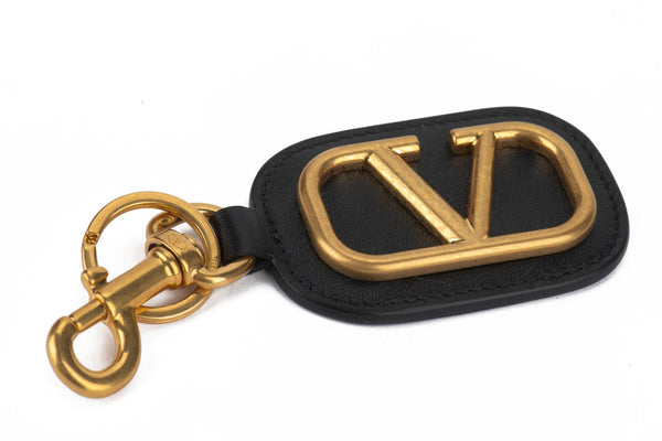 【関税＆送料込み】Valentino Garavani Keychains Vlogo Signature Keychain for Man in Black | Valentino US