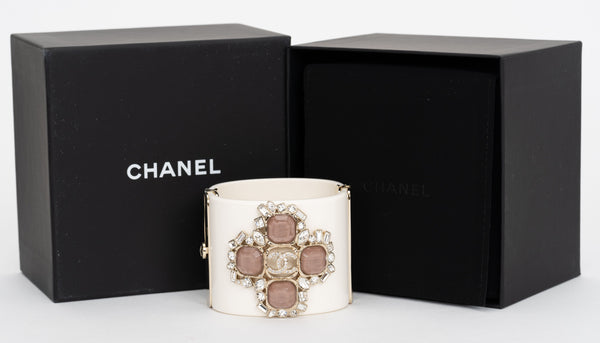 その他サービス | 福利厚生 Resin CC Box In New Chanel Cuff Lux Vintage - Cream その他