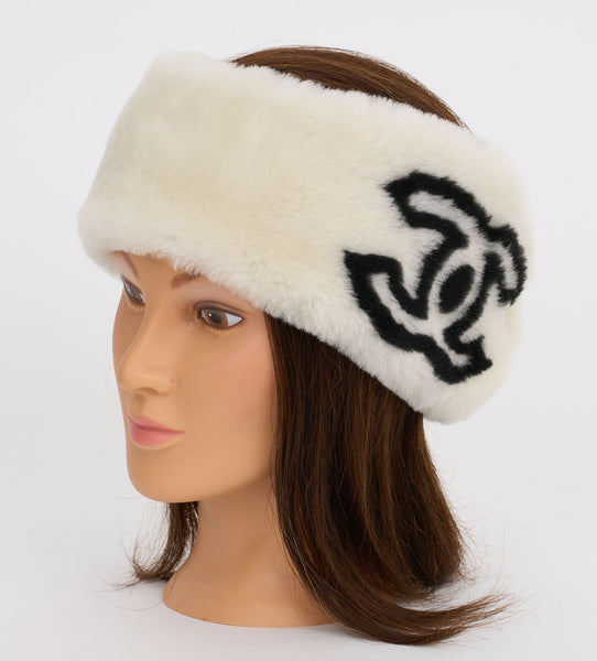 Chanel New White Shearling Logo Headband - Vintage Lux display picture 3