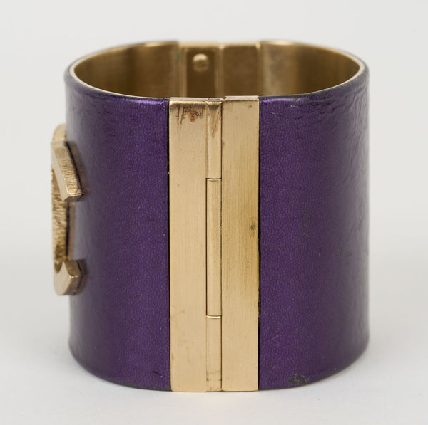 CHANEL ダークパープル レザー ヘアバンド Chanel Purple Leather CC Cuff Bracelet - Vintage Lux