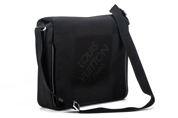 Shop Louis Vuitton MONOGRAM Monogram Unisex Logo Laptop Cases