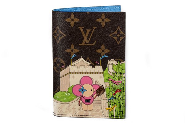 Vuitton Passport Cover Soho Xmas 22 Nib
