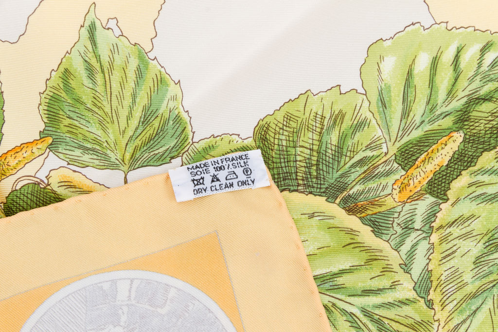 Hermès Le Canada Collectible Silk  Scarf