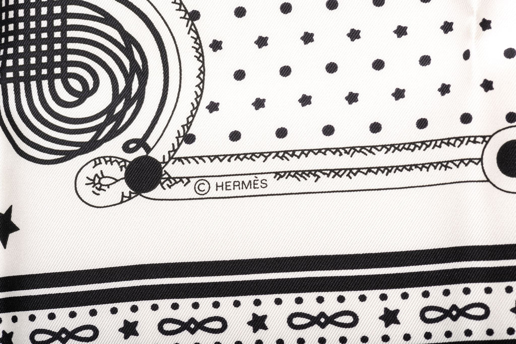 Hermès Brandebourg Bandana Silk