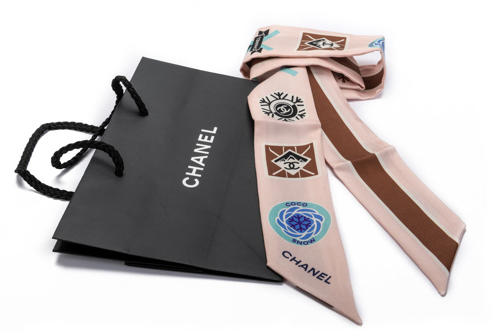 Chanel BN Coco Niege Pink  Silk Twilly