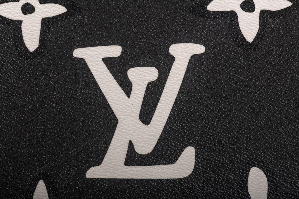 Vuitton Lim.Ed.Animalier Trousse Black