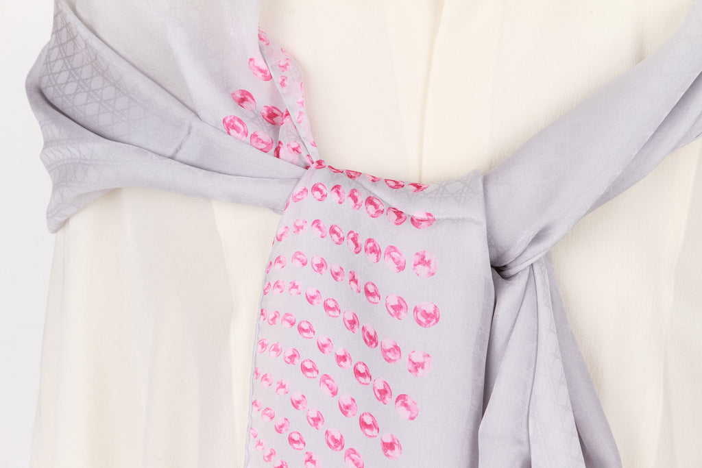 Dior brand new gray quilted silk stole