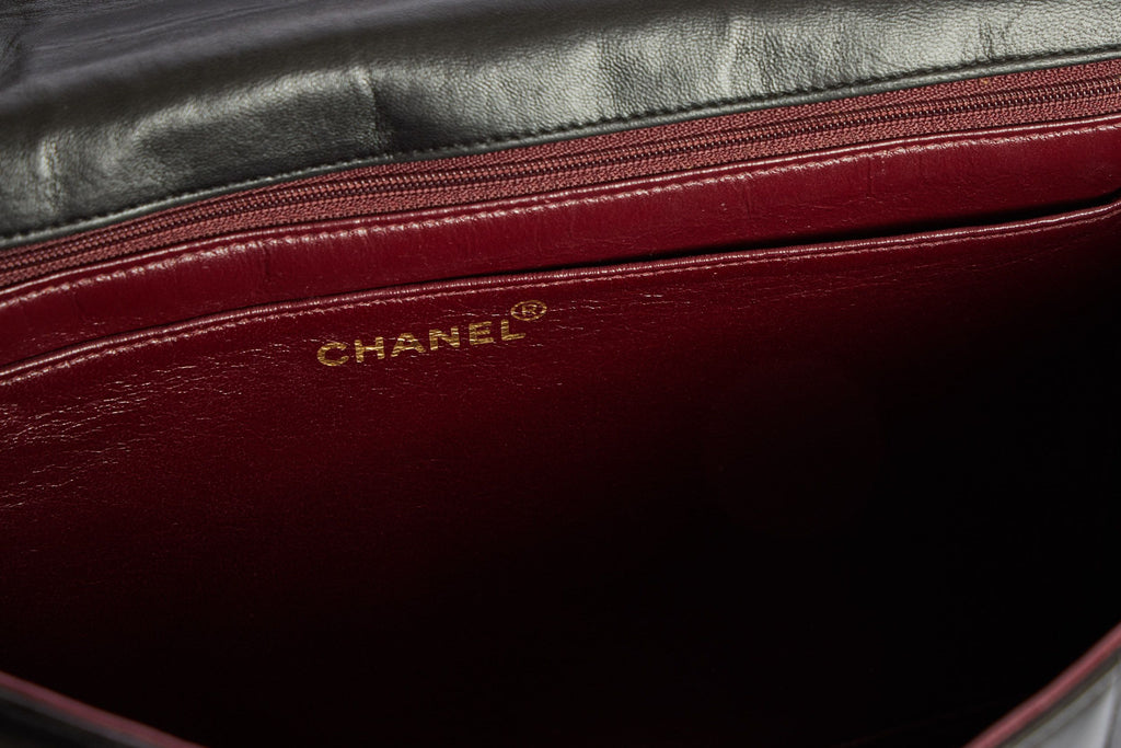 Chanel Jumbo Vintage Vertical Quilted