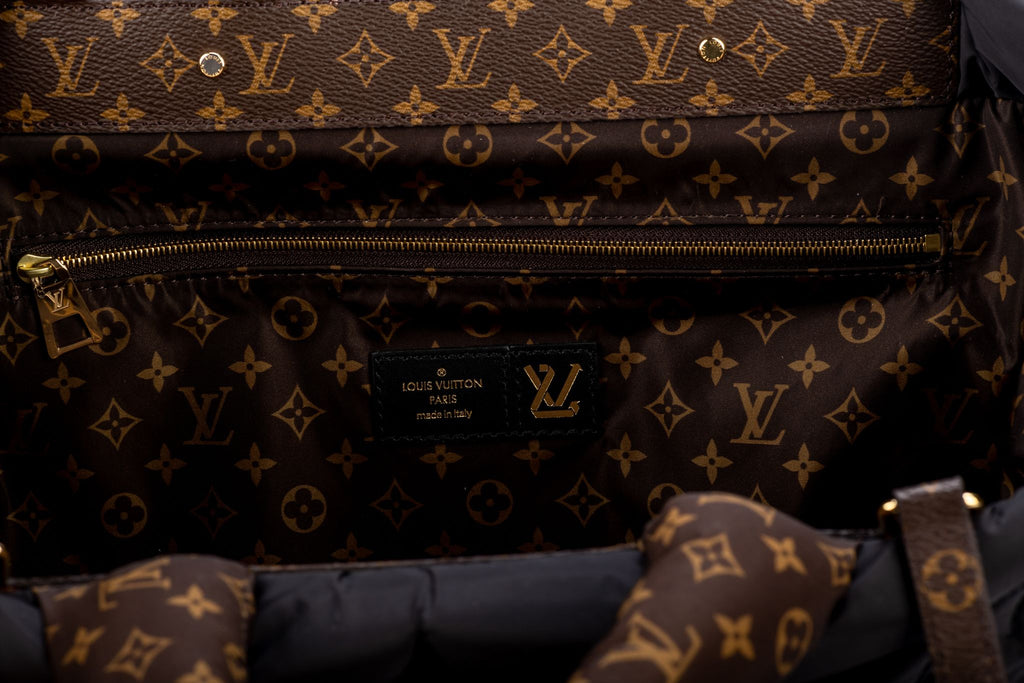 Vuitton BNIB Black On The Go GM Puffer