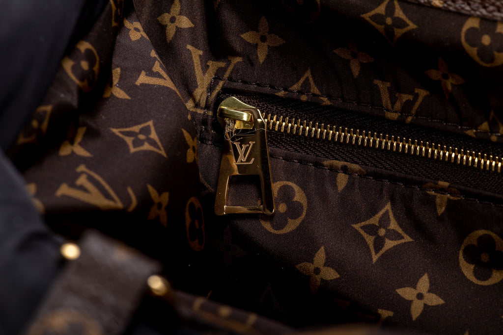 Vuitton BNIB Black On The Go GM Puffer