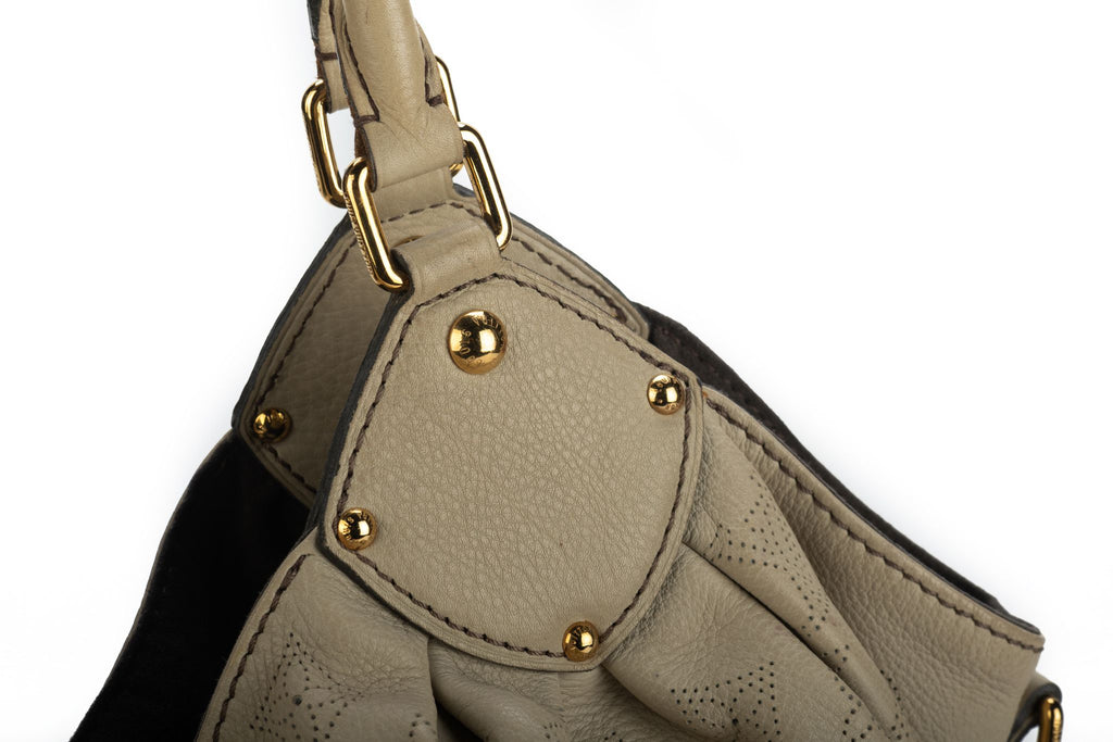 Vuitton Xlg Cream Mahina Shoulder Bag