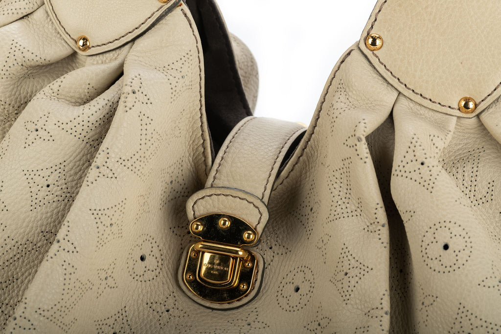 Vuitton Xlg Cream Mahina Shoulder Bag