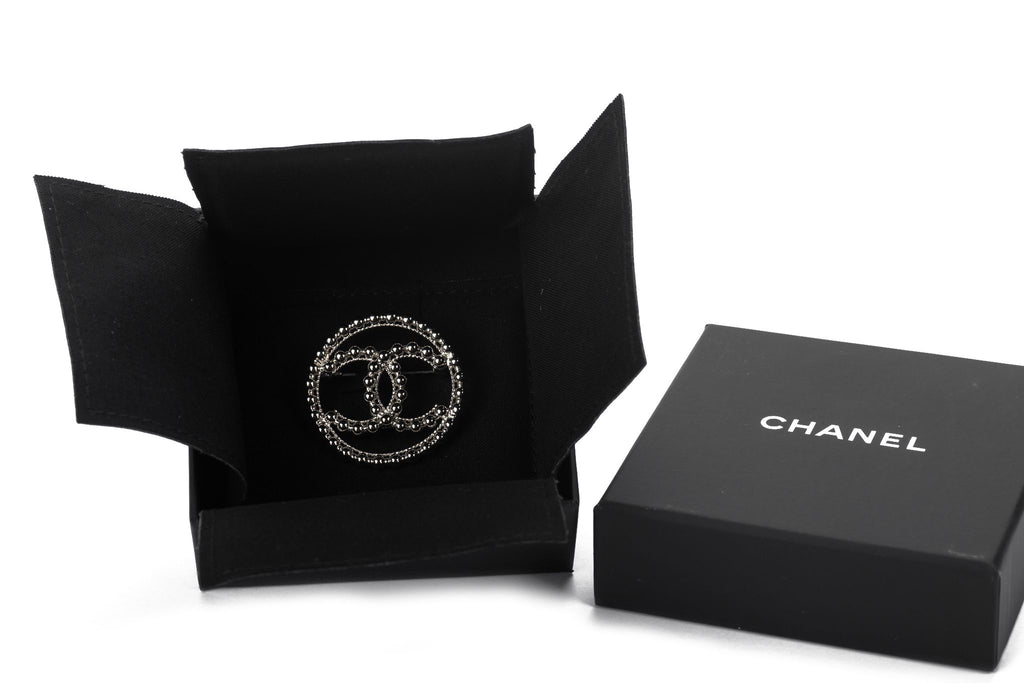 Chanel BNIB Silver CC Logo Round Pin