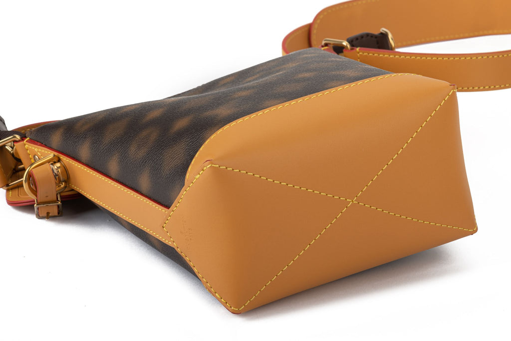 Vuitton BNIB Homme Defileâ™ Hobo Cruiser