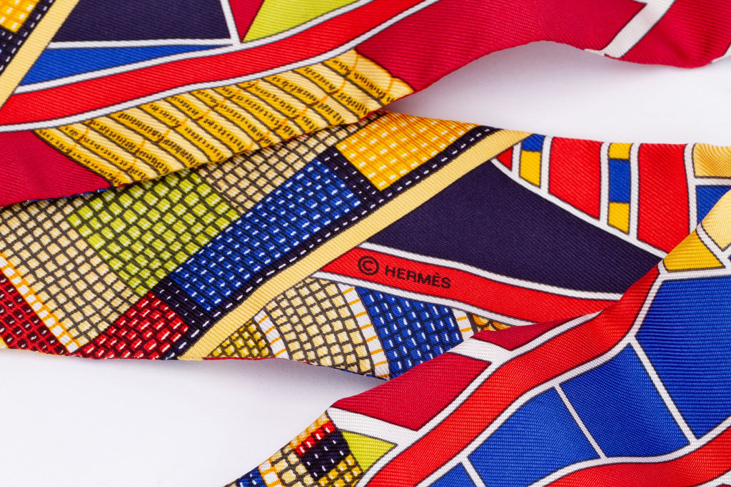 Hermès BN Geometric Twilly With Medor