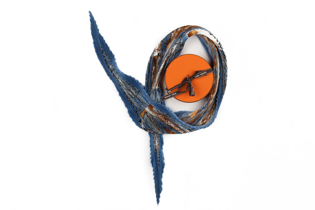 Hermès Au son de tam tam plisse Scarf