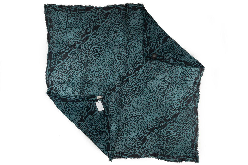 Gucci NWT Teal Black Cheetah Print Shawl