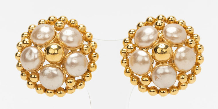 Chanel 80s Vintage Flower Pearl Earrings