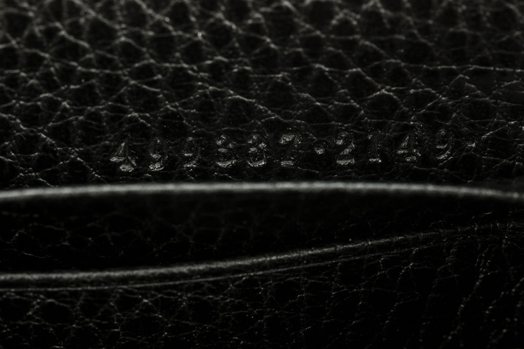 New Gucci Black Zip Around Cat Wallet