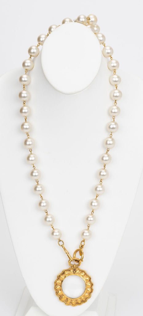 Chanel 1987 Pearl Magnifier Necklace