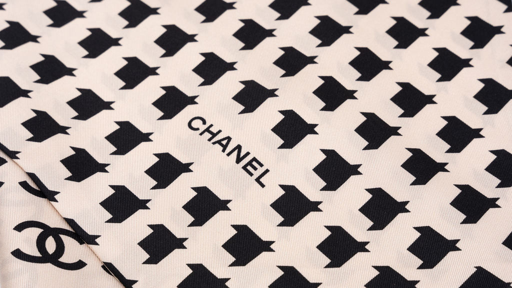 Chanel New Bl/Cr Optical Silk Twilly