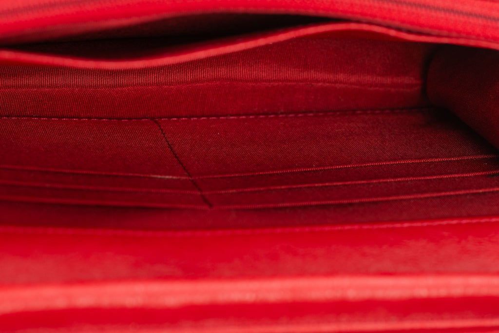 Chanel Chain Around Boy Wallet On Chain