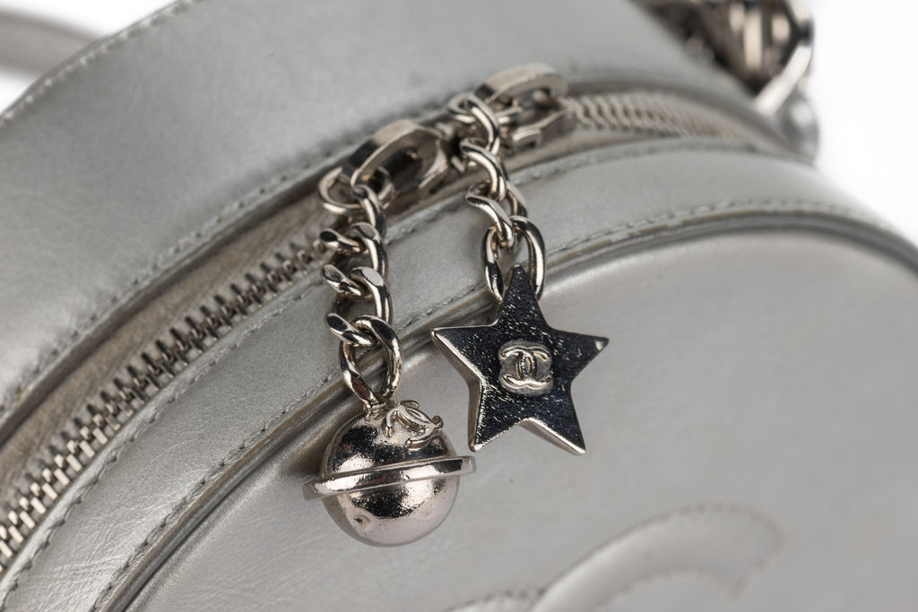 Chanel Round as Earth Crossbody Bag Glaz