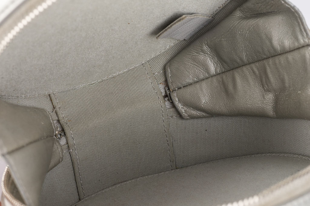 Chanel Round as Earth Crossbody Bag Glaz