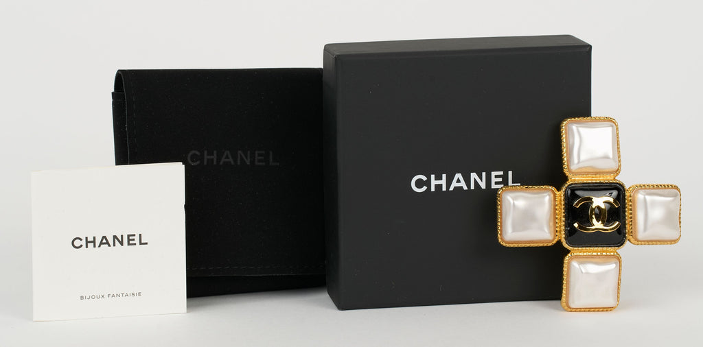 Chanel New Pearl Gripoix Cross Pin