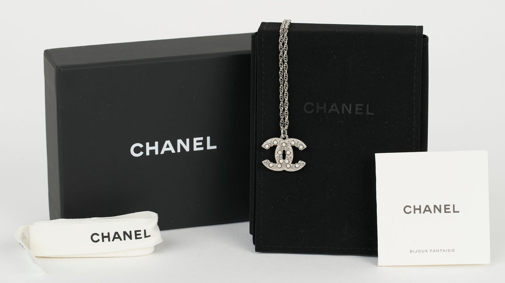 Chanel NIB Silver CC Pendant Necklace