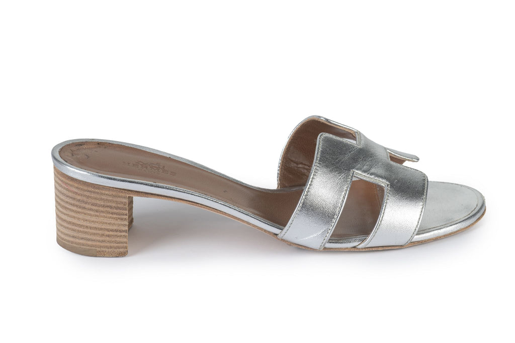 Hermès Silver Leather Oasis Slide Sandal