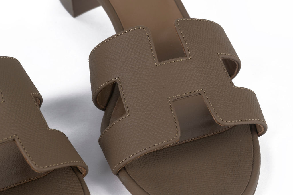 Hermès New Oasis Sandal Epsom Etoupe 37
