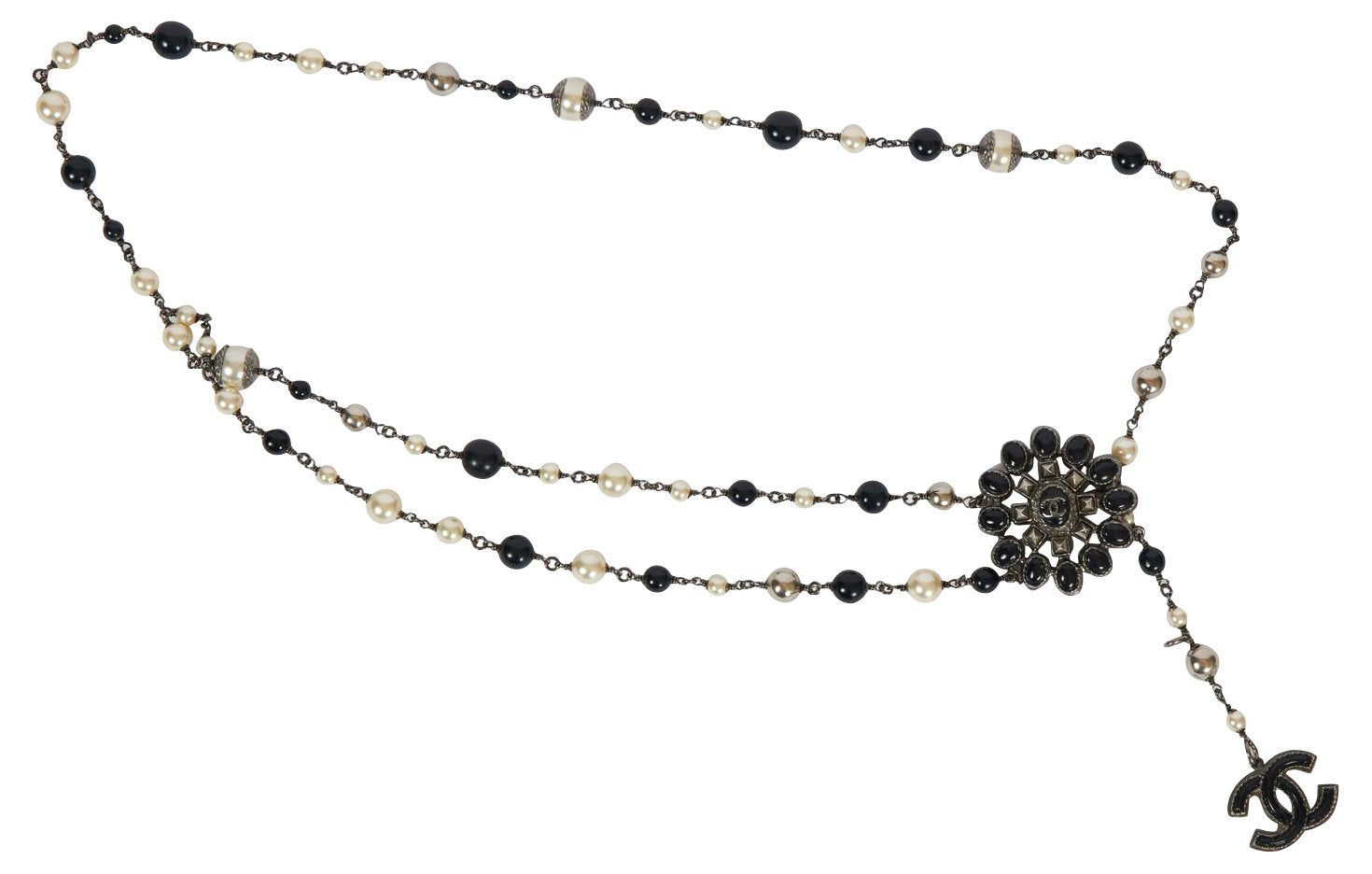 Chanel black pearl necklace  Black pearl necklace, Chanel