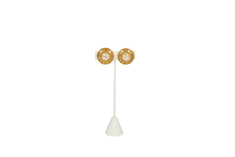Chanel 80s Pearl Round Clip Earrings