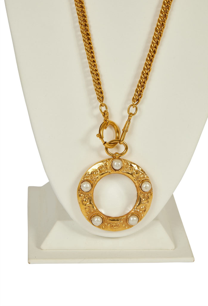 Chanel Rare Pearls Magnifier Necklace