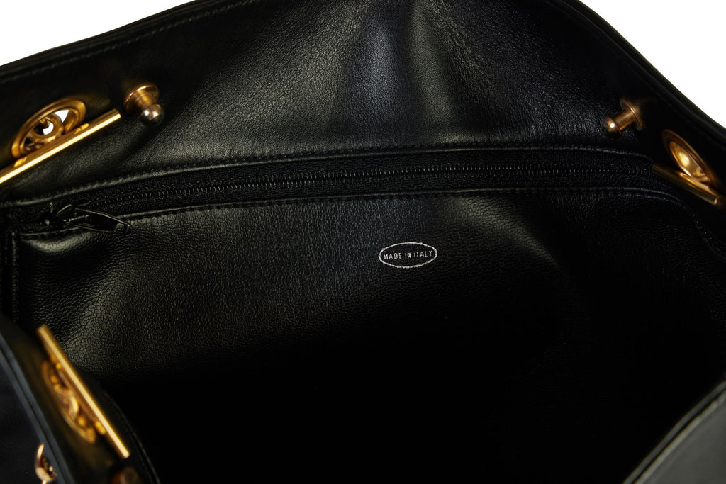 Chanel 80s Black Vintage Shoulder Bag