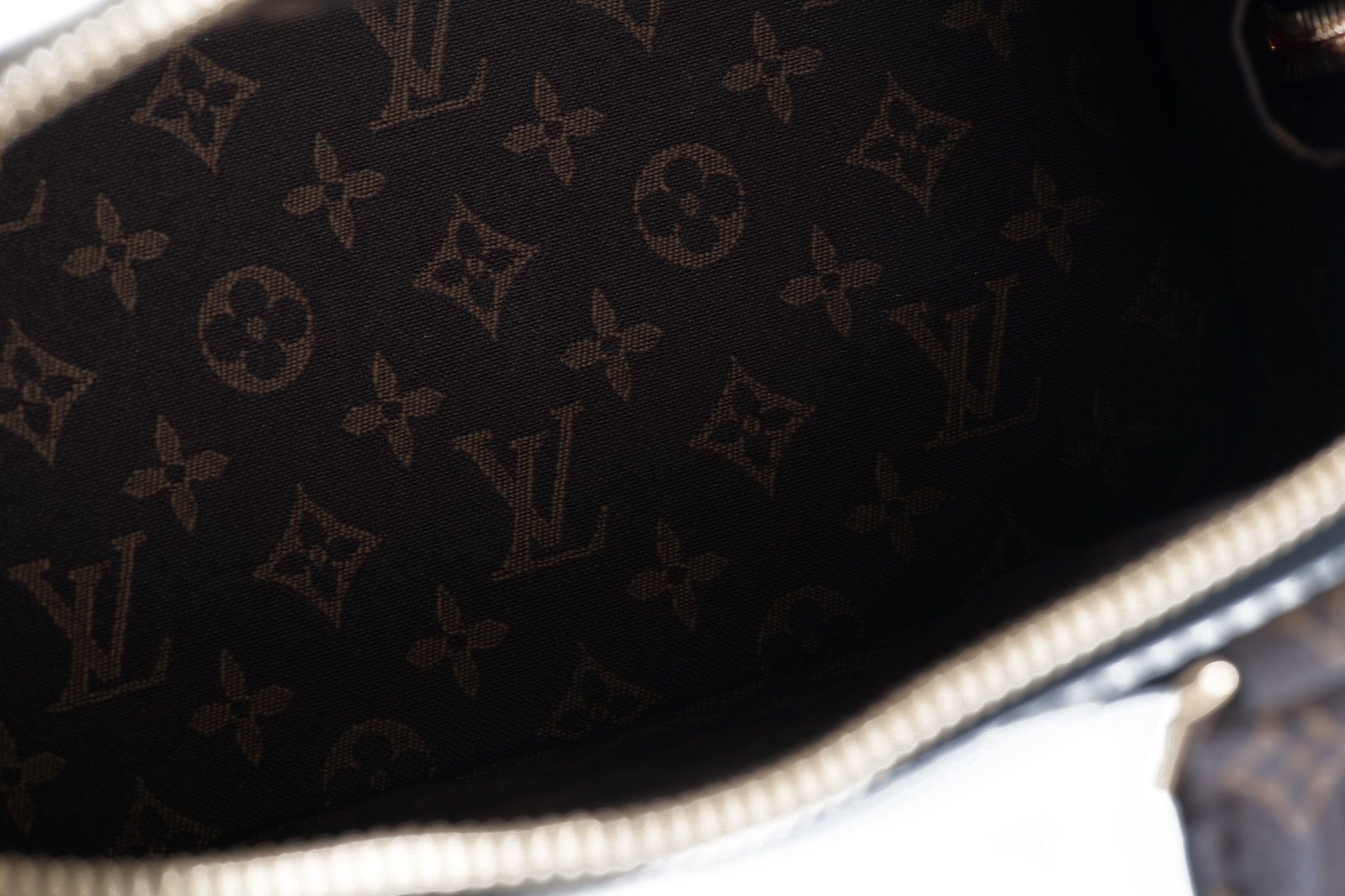 NEW Louis Vuitton Neverfull Limited Edition Fornasetti Tote MM Brown