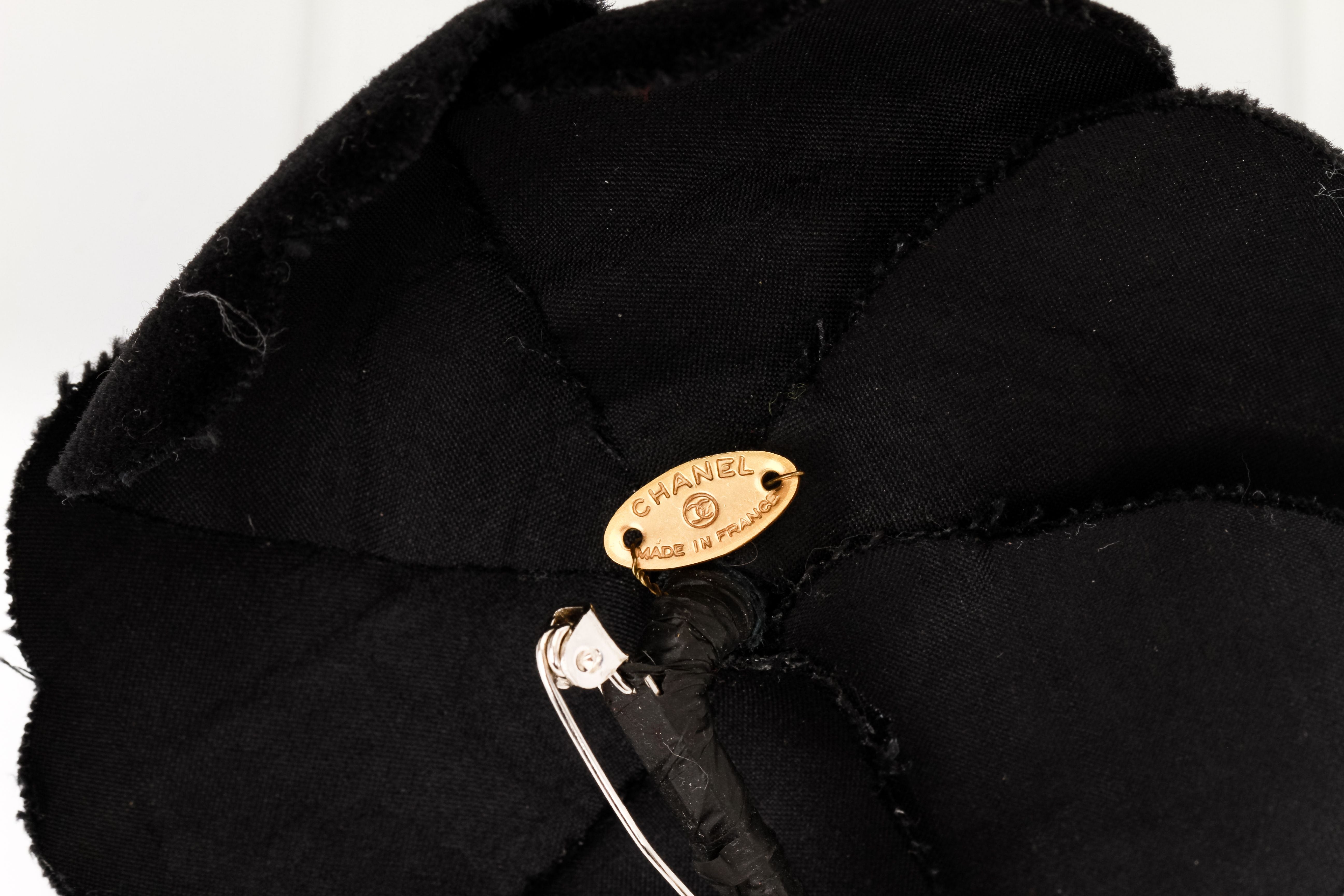 Chanel large black velvet camelia brooch - Vintage Lux