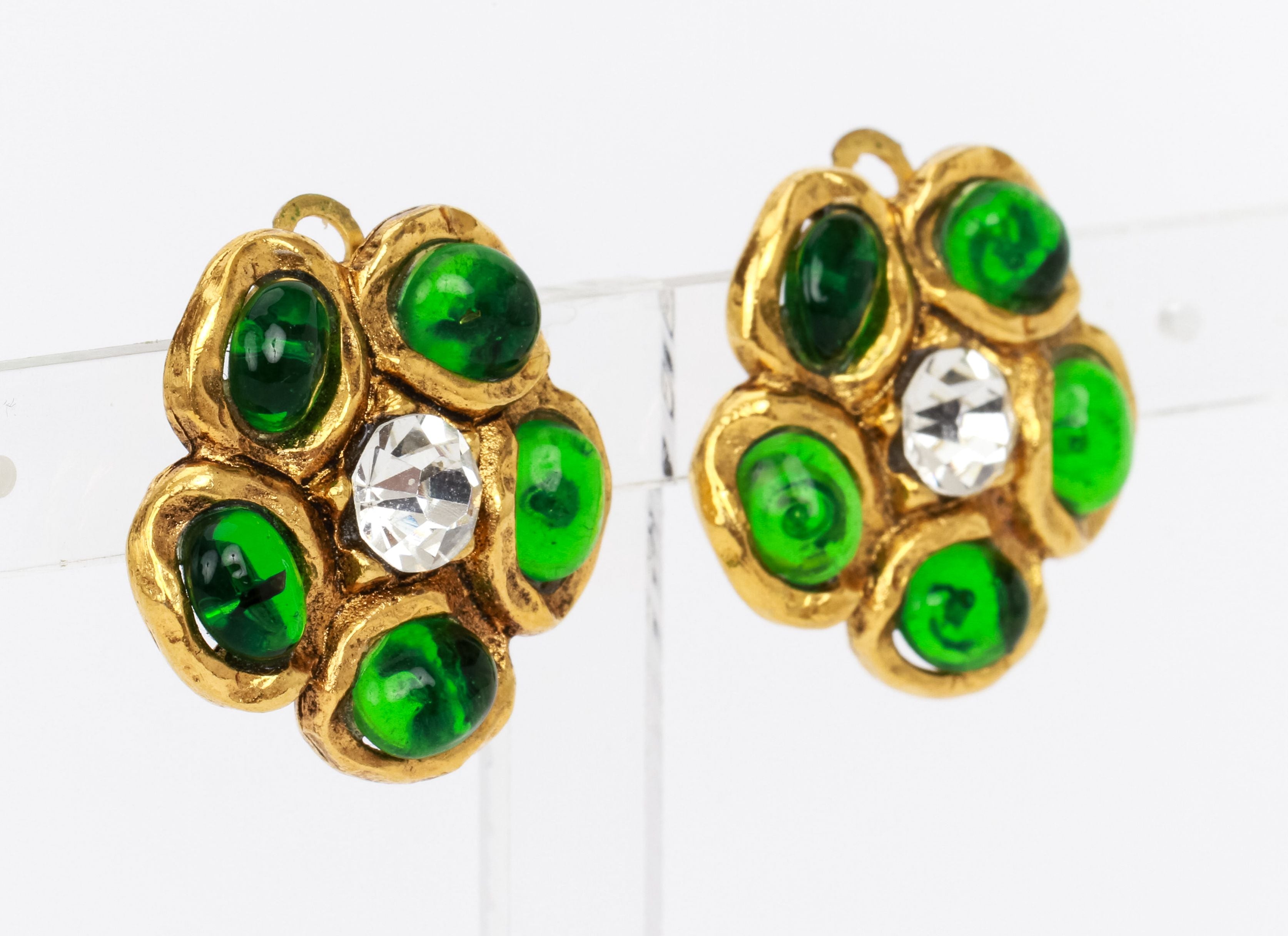 Chanel 70s flower earrings gold gripoix