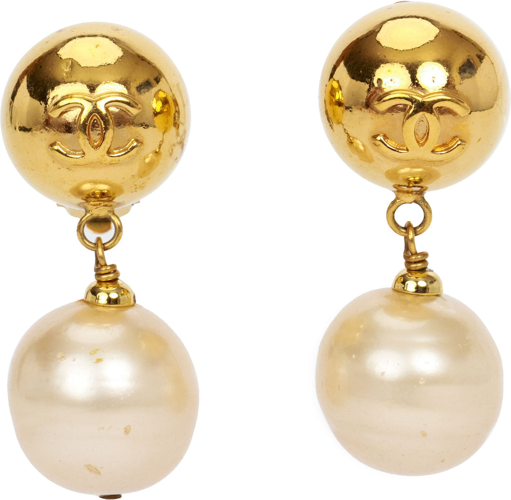 Chanel 80s ear clips gold sphere w/pearl
