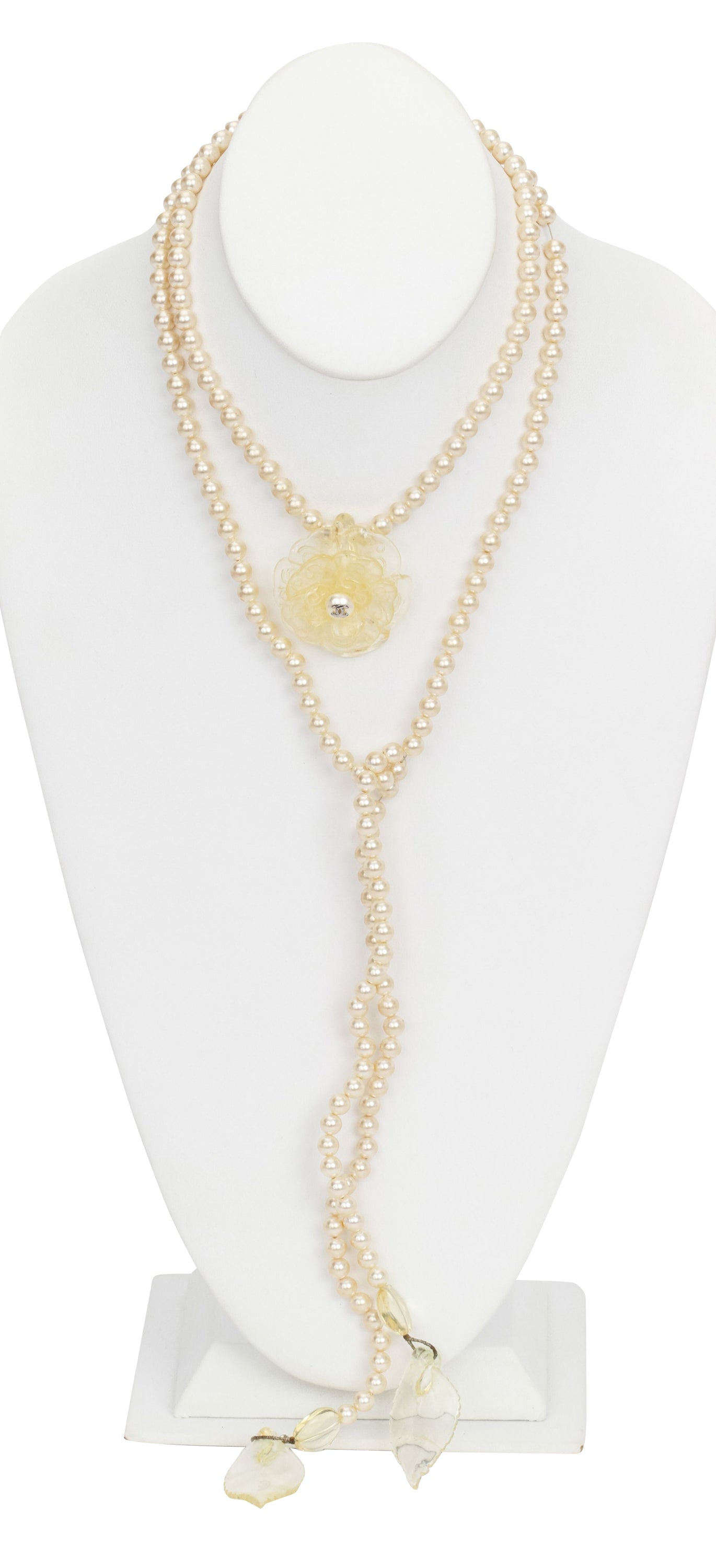 Chanel long pearl necklace with camellia - Vintage Lux