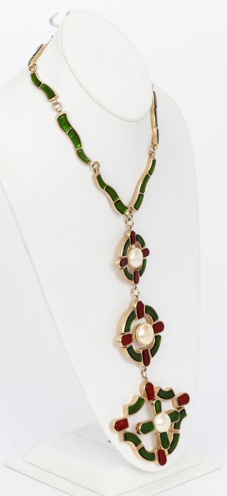 Chanel necklace w/triple pendant gripoix