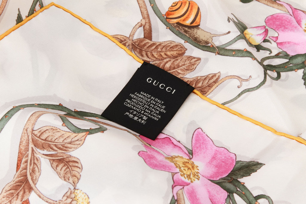 Gucci new white flowers silk scarf 35"