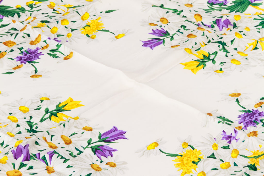 Gucci Vintage White Silk Bouquets Scarf