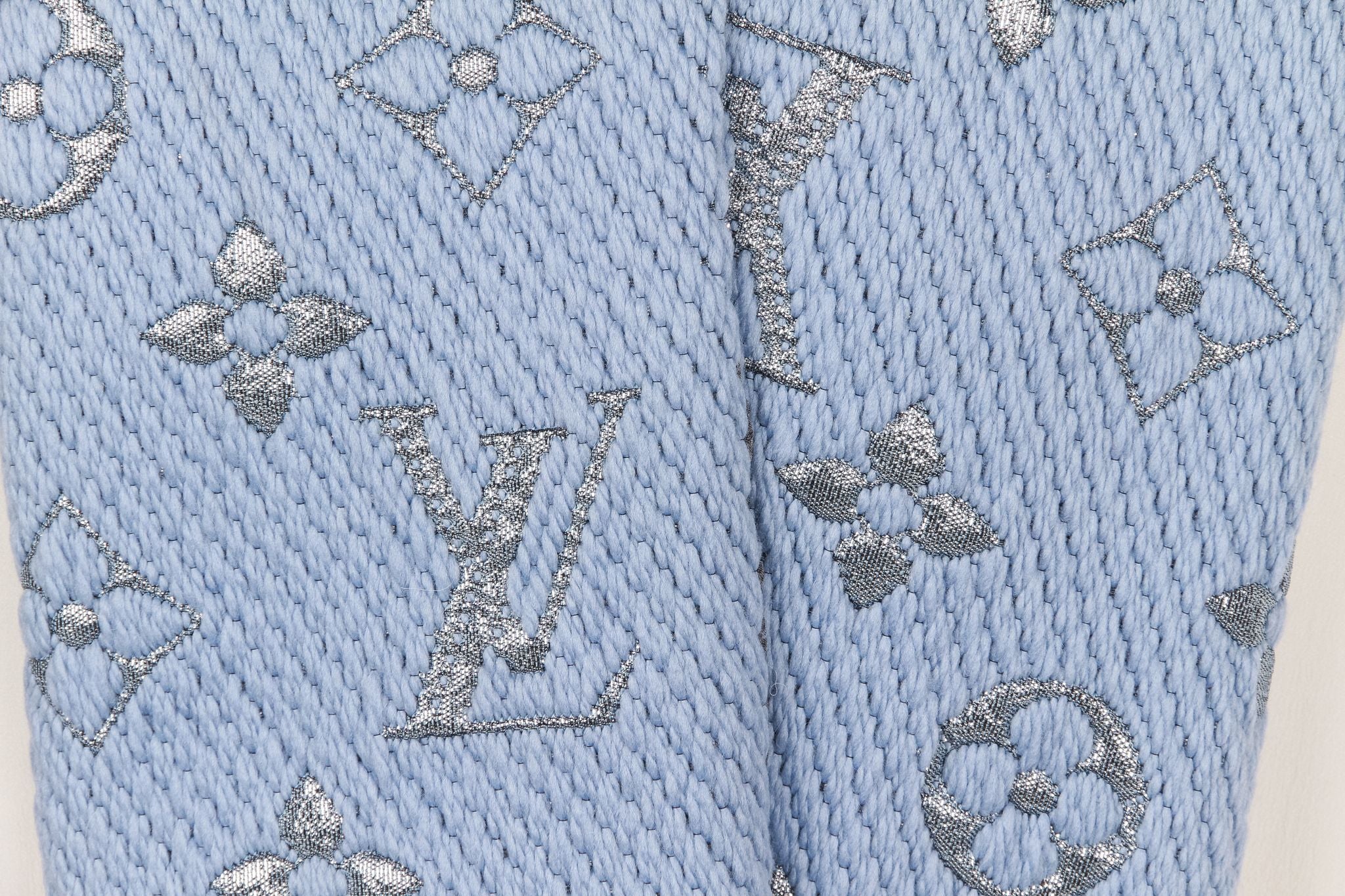 Louis Vuitton Logomania Shine Scarf – STYLISHTOP