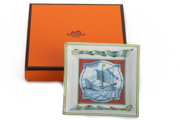 Hermès Porcelaine Ship Ashtray With Box