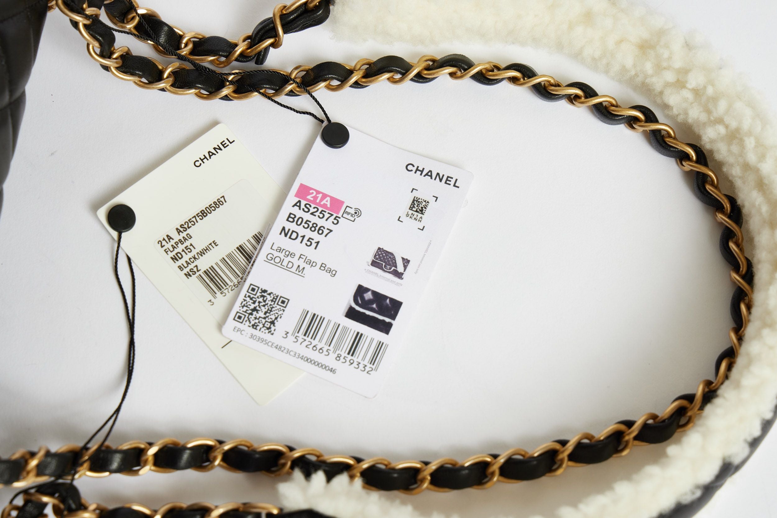 Chanel - a Jumbo classic single flap bag in brown diamon…