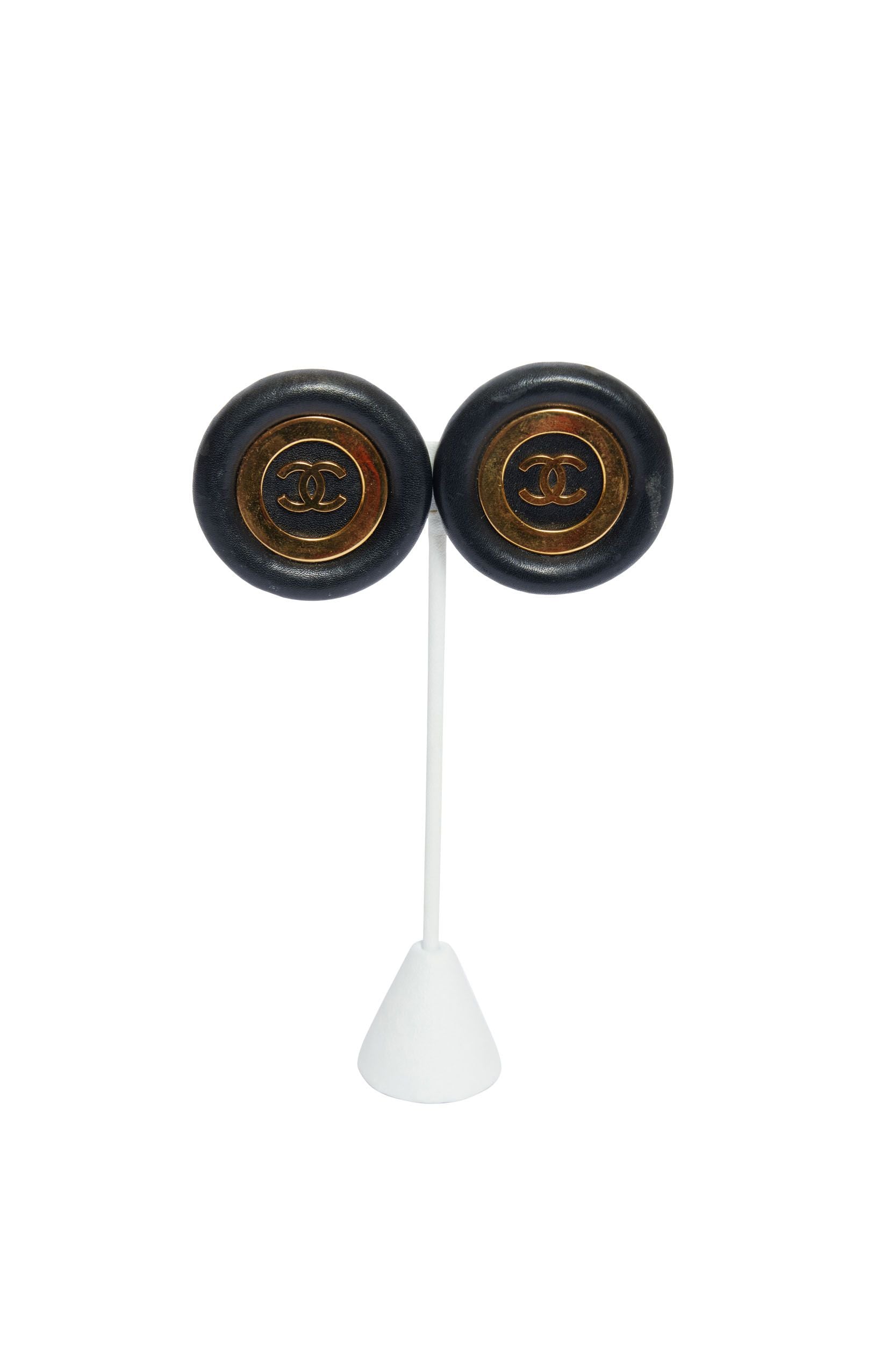 Chanel Cc Button Motif Earrings Gold Black Clip On 94p