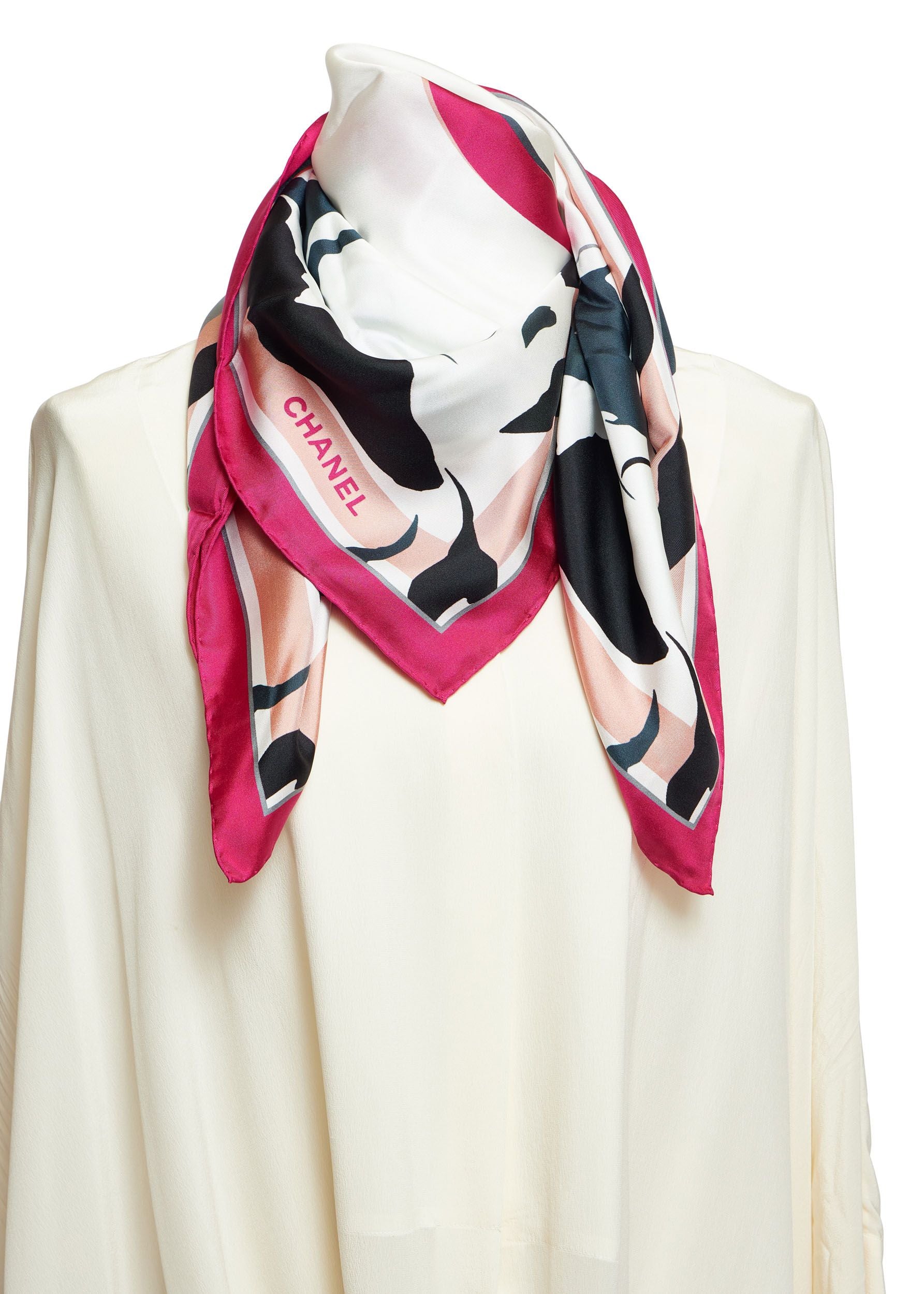 Chanel Fuchsia/White/Yellow Silk CC Star Print Slim Bandeau Scarf and  Scrunchie Set - Yoogi's Closet