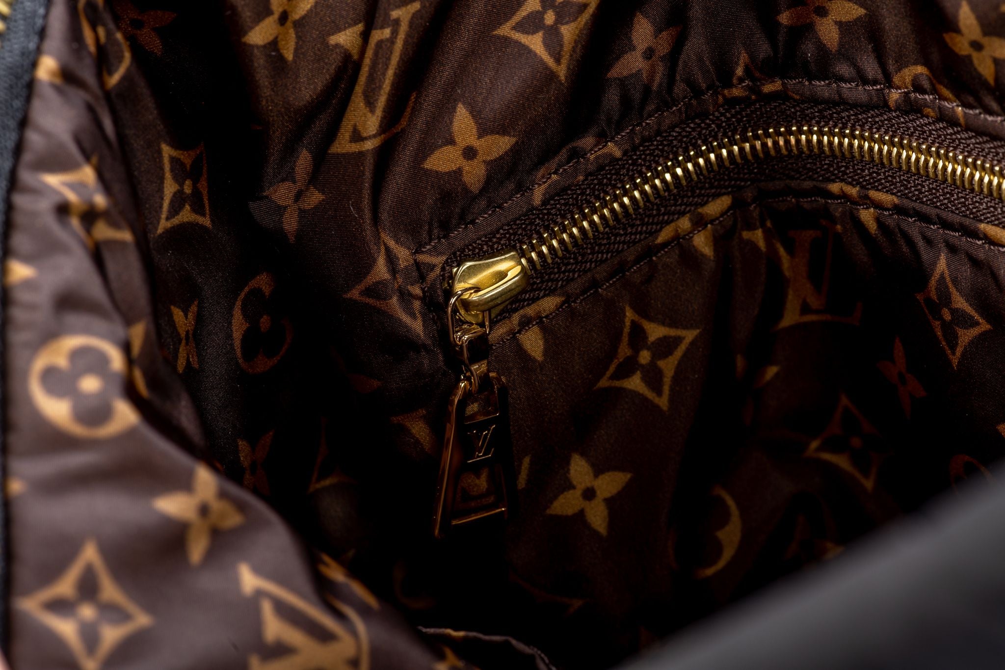 Louis Vuitton Limited Black Puffer Monogram Pillow Backpack 52lv128s at  1stDibs  louis vuitton pillow backpack, lv pillow backpack, louis vuitton  black puffer bag